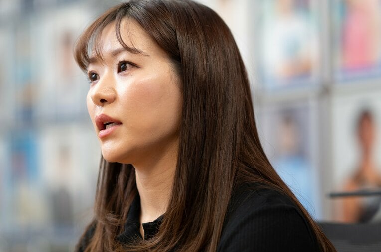 ロコ・ソラーレ退団、新リーグ参戦、カーリング以外の未来――。吉田知那美34歳が明かした【インタビュー第1回】 ／ photograph by Shiro Miyake