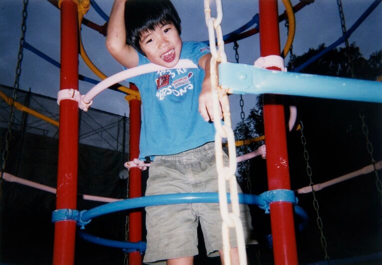 幼い頃の堀米雄斗（父・亮太さん提供）