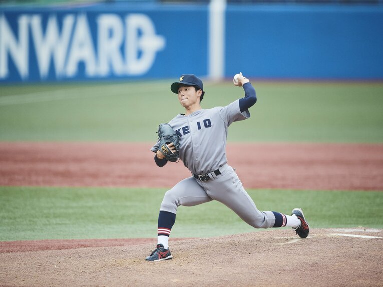 11月21日、明治神宮大会初戦で見せた増居の投球フォーム（1塁側から）©Yuki Suenaga