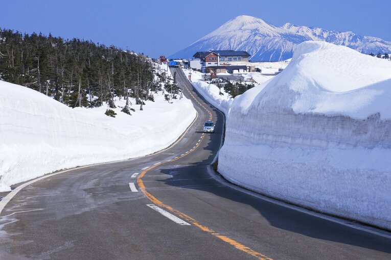 秋田県鹿角市の「八幡平アスピーテライン」　©︎JIJI PRESS