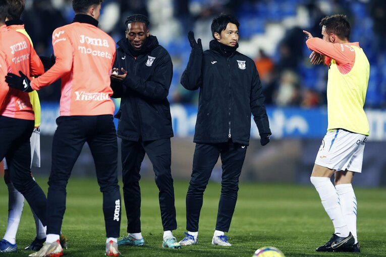 「W杯出番なし」からのリスタート…柴崎岳は今、スペイン2部でどうなっている？“思いを内に秘めたはず”30歳の今を撮った(2)