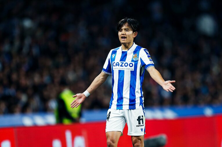 「久保建英がスペイン紙の一面に！」子供サポ「タケが決めるよ」予言通りマドリーを圧倒“ソシエダの熱狂”は翌日も…カメラマンは見た(23)