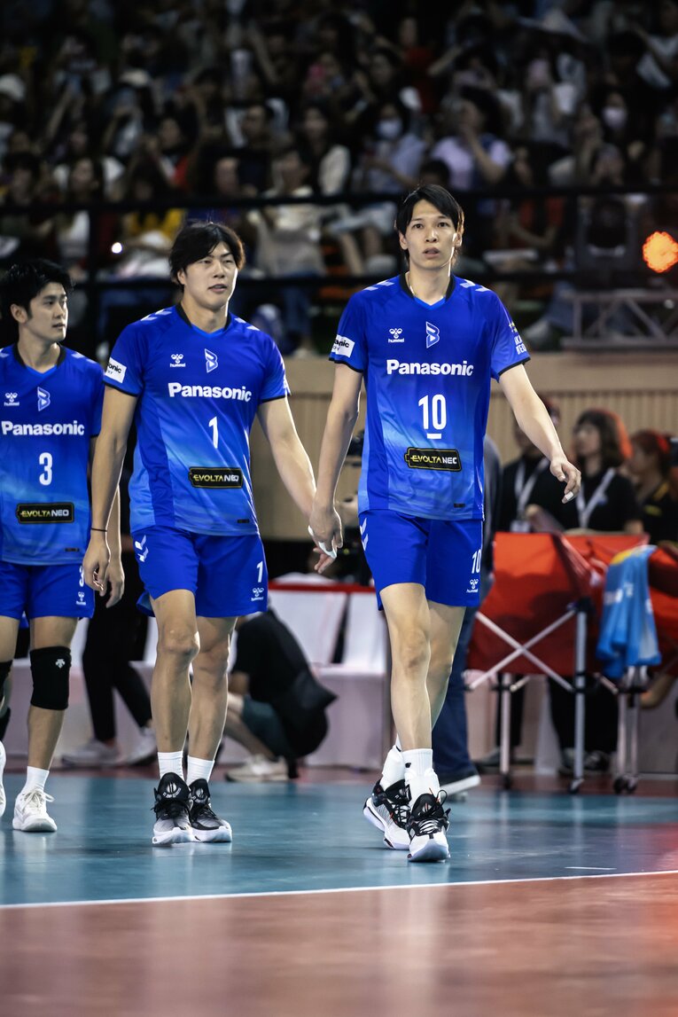 山内晶大、清水邦広、中村駿介／大阪ブルテオン　©︎Takuya Sugiyama