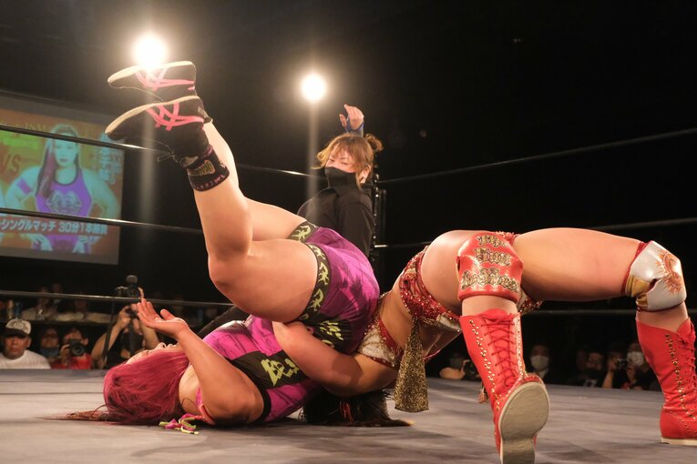 「泣いてんじゃねえ！ってビンタしたけど…」WWEから帰還したSareeeが日本で目指す“プロレス”とは？「ライバルはいればいるほど面白い」(67)