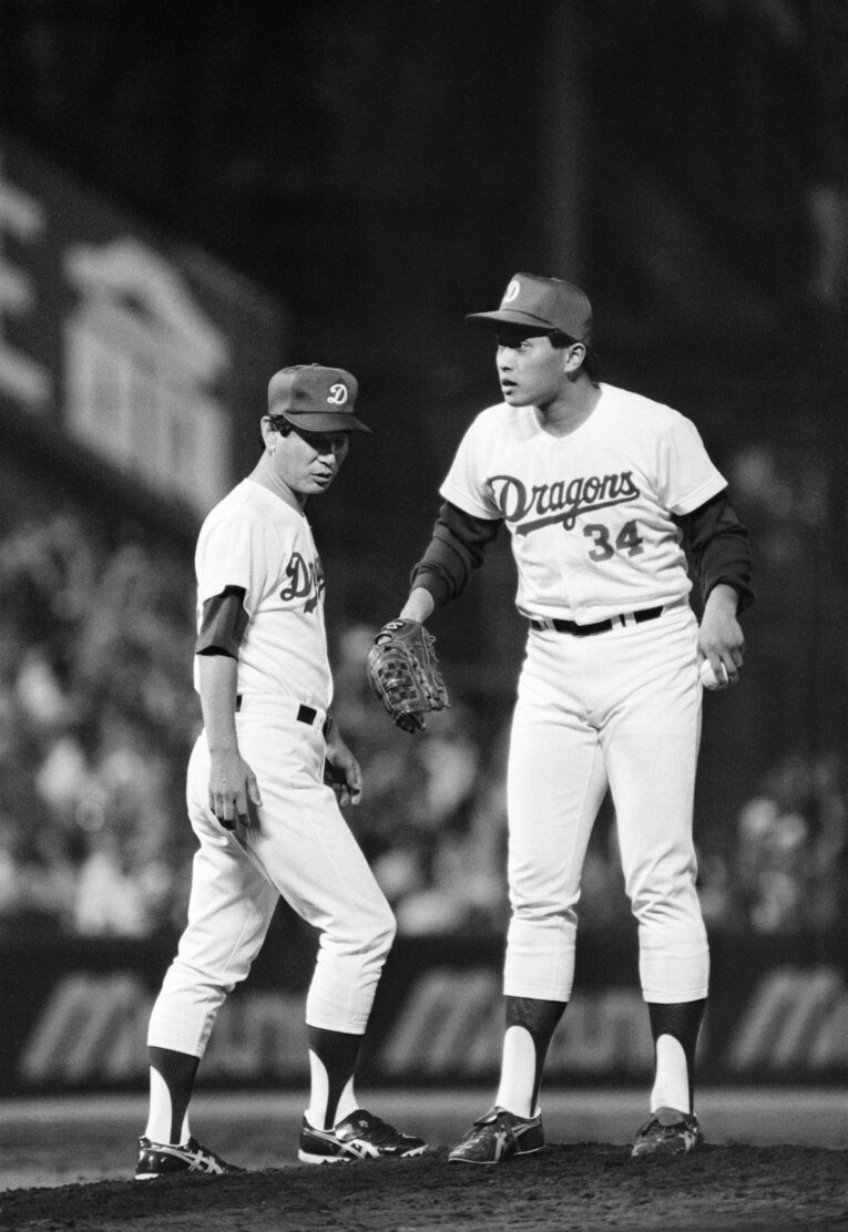 プロ初勝利を挙げた1988年時。34万円の「金一封」が出たという　©JIJI PRESS