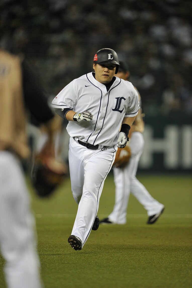 「サンペイ、三振してもいいからさ」“おかわりくん”ブレイク前夜の西武・中村剛也を救った言葉《祝・史上14人目の450本塁打》(51)