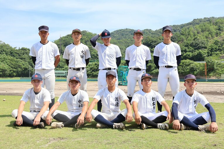 文字通り10人の「全員野球」で和歌山南陵として最後の和歌山県大会に挑む　©Fumi Sawai