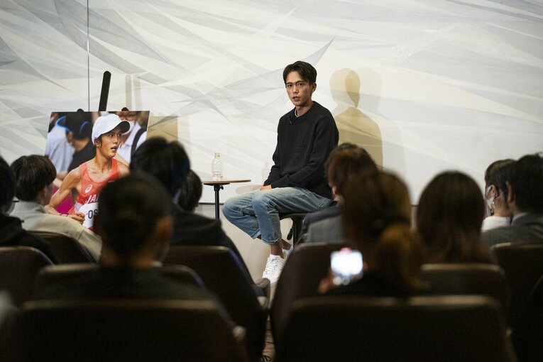 トークショーでMGCについて自分自身の哲学にもとづいた言葉で語る大迫傑　©Tomosuke Imai
