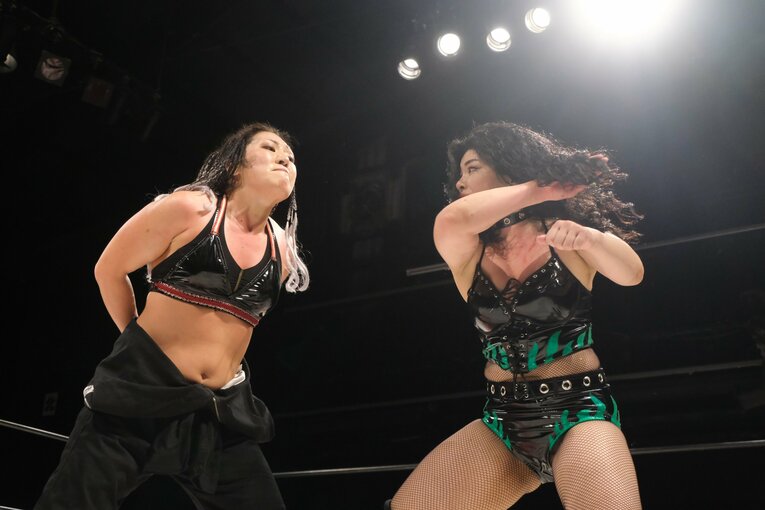 「圧倒される肉体美」を目指す新人女子プロレスラー…コンテストにも出場するZONESが語る“理想像”「実は体重が10kg減ったんです」(97)