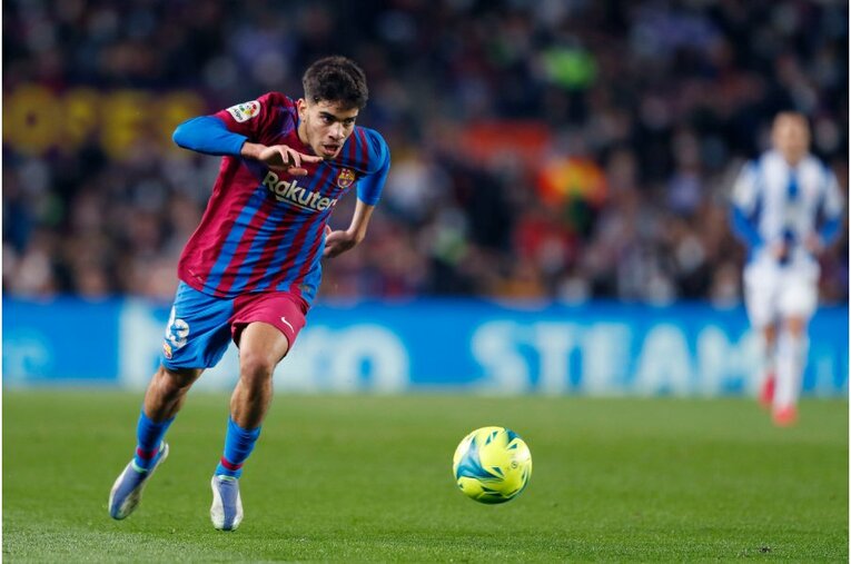 シャビ新監督41歳は暗黒バルサを救えるか 《メッシとの黄金連係・涙を撮ったカメラマン》が就任会見・初采配に見た“希望”とは(43)