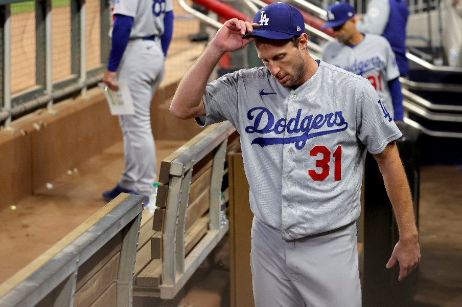 MLBファンの怒り「腹立たしい」「彼らは自分たちのことばかり…」決まらない開幕日程、春季トレーニングの地で米在住記者が見た現実<Number Web> photograph by Getty Images