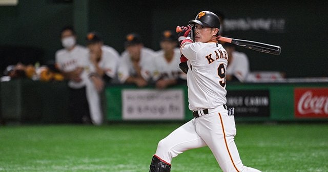 巨人 亀井善行の凄い 触媒能力 1番か5番に入らねば 打線が不調に プロ野球 Number Web ナンバー