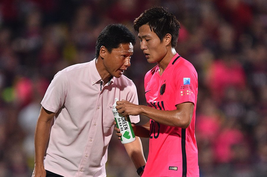 鹿島5連勝をもたらした“臨時CB”。三竿健斗、全ては中盤で輝くため。<Number Web> photograph by J.LEAGUE PHOTOS