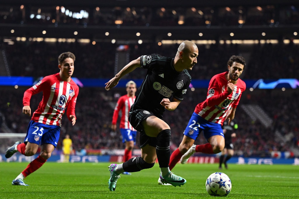 アトレティコ戦での前田　©Getty Images