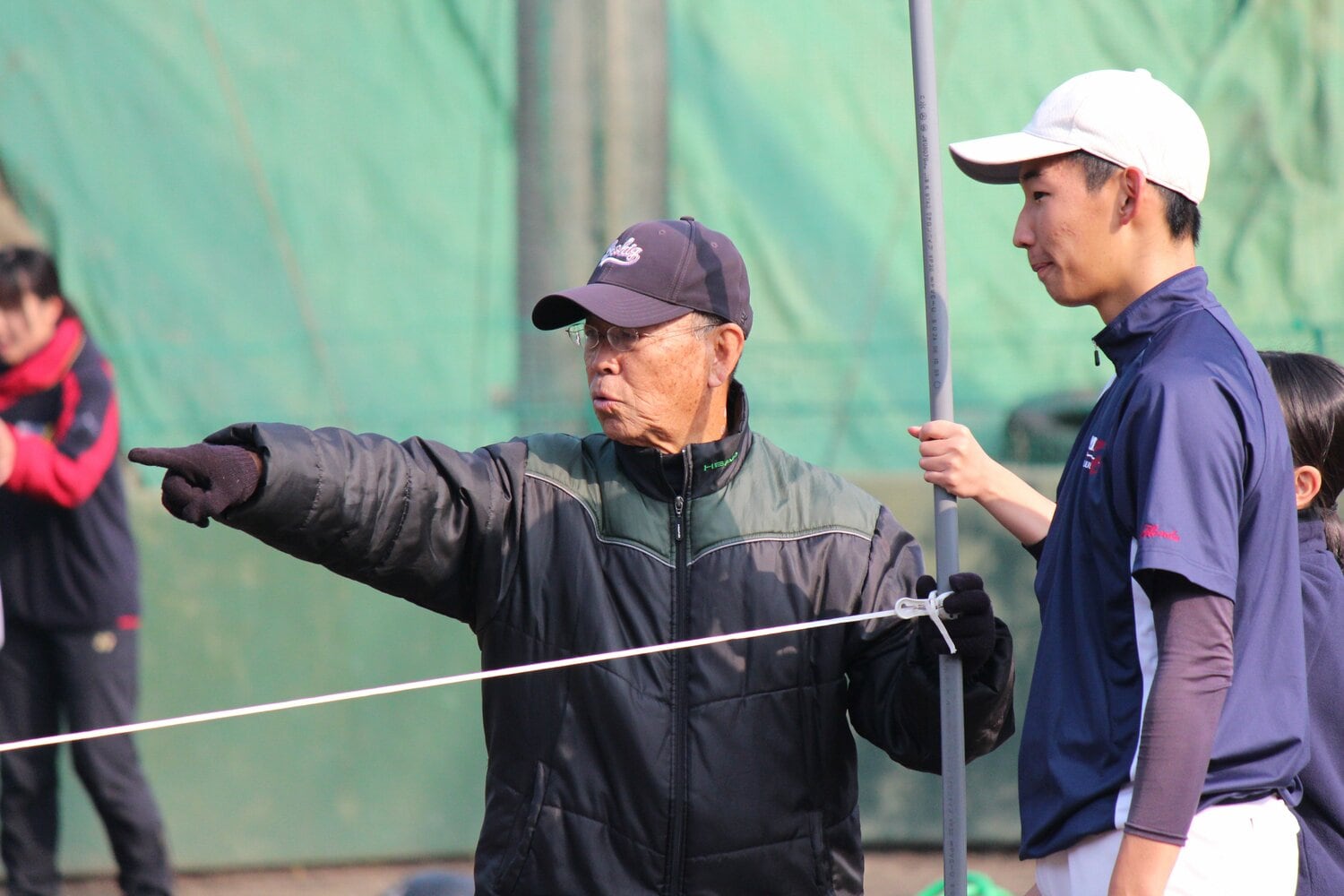 理論的な指導が特徴だという安藝コーチ ©Katsuharu Uchida