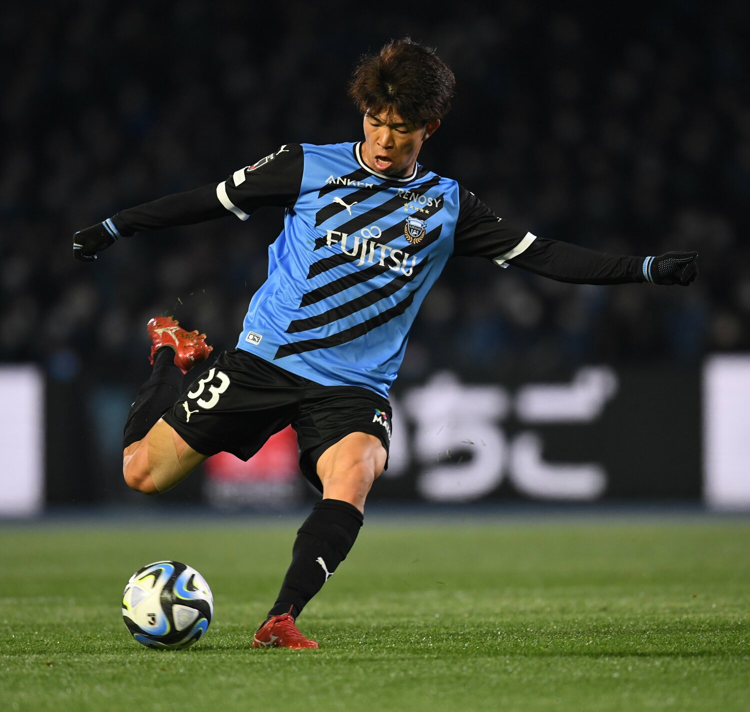 宮代大聖は今季リーグ戦9試合中8試合に先発し、2ゴールをあげている　©Masashi Hara/Getty Images