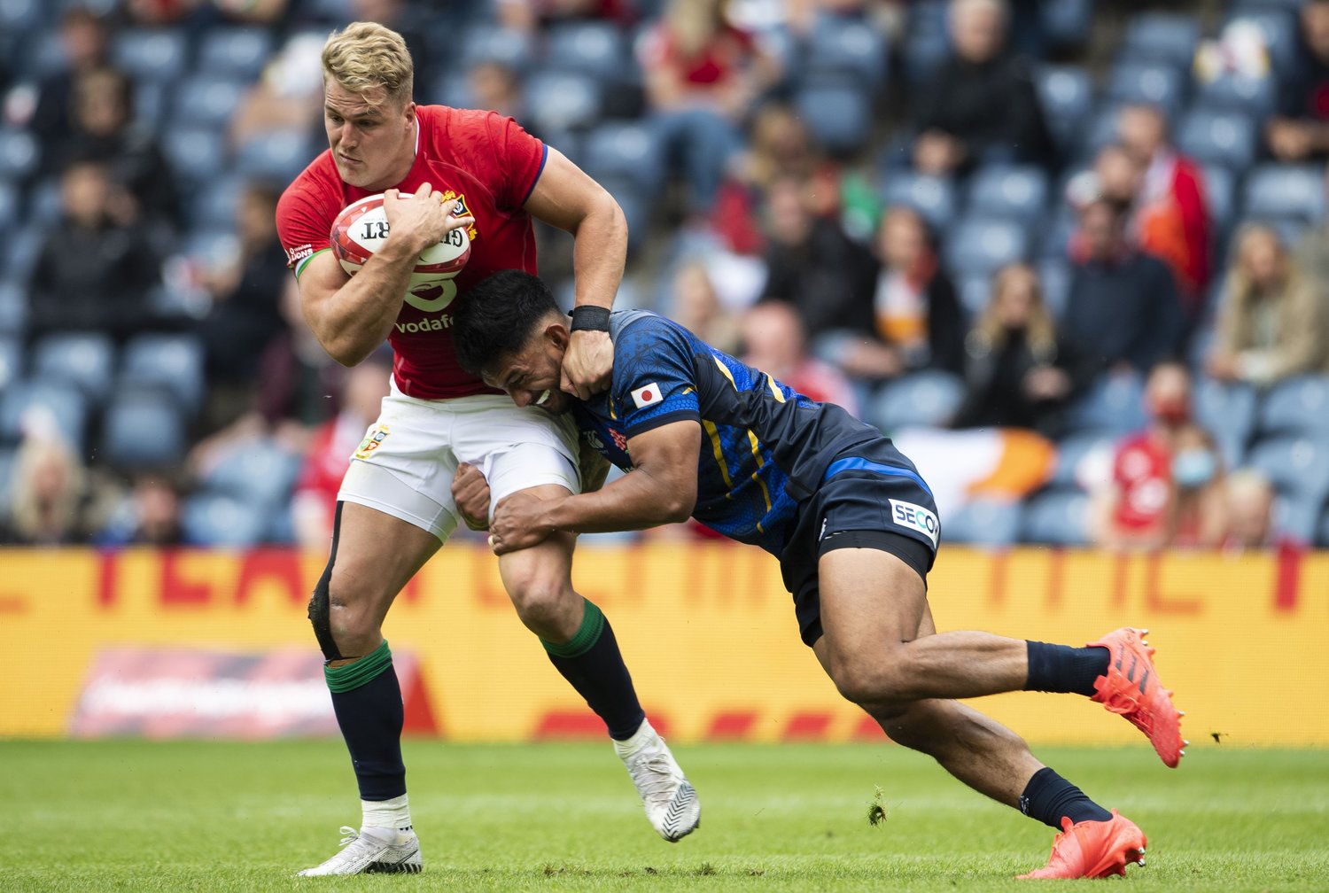 攻守に日本を苦しめた南アフリカ出身の大型WTBファンデルメルヴァ。2019年W杯後にスコットランド代表に定着し、ライオンズに抜擢された　©︎Getty Images