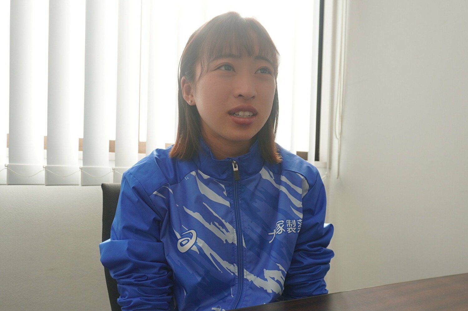 インタビューに答える小林　©︎NumberWeb