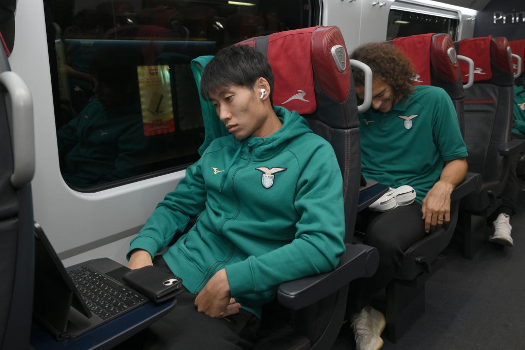 サレルニターナ戦は電車移動だった　©Getty Images