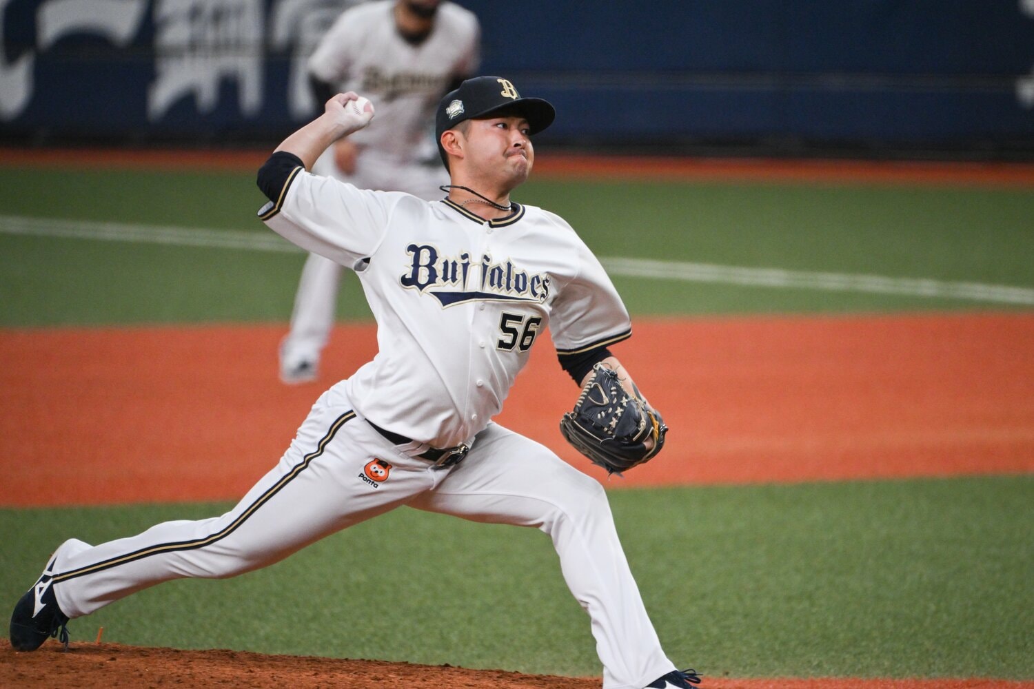 “世代代表”の小木田。昨年の日本シリーズ第2戦では、先発・宮城の後を受けて宇田川、山崎颯、小木田の「同世代リレー」が実現した　©︎Nanae Suzuki