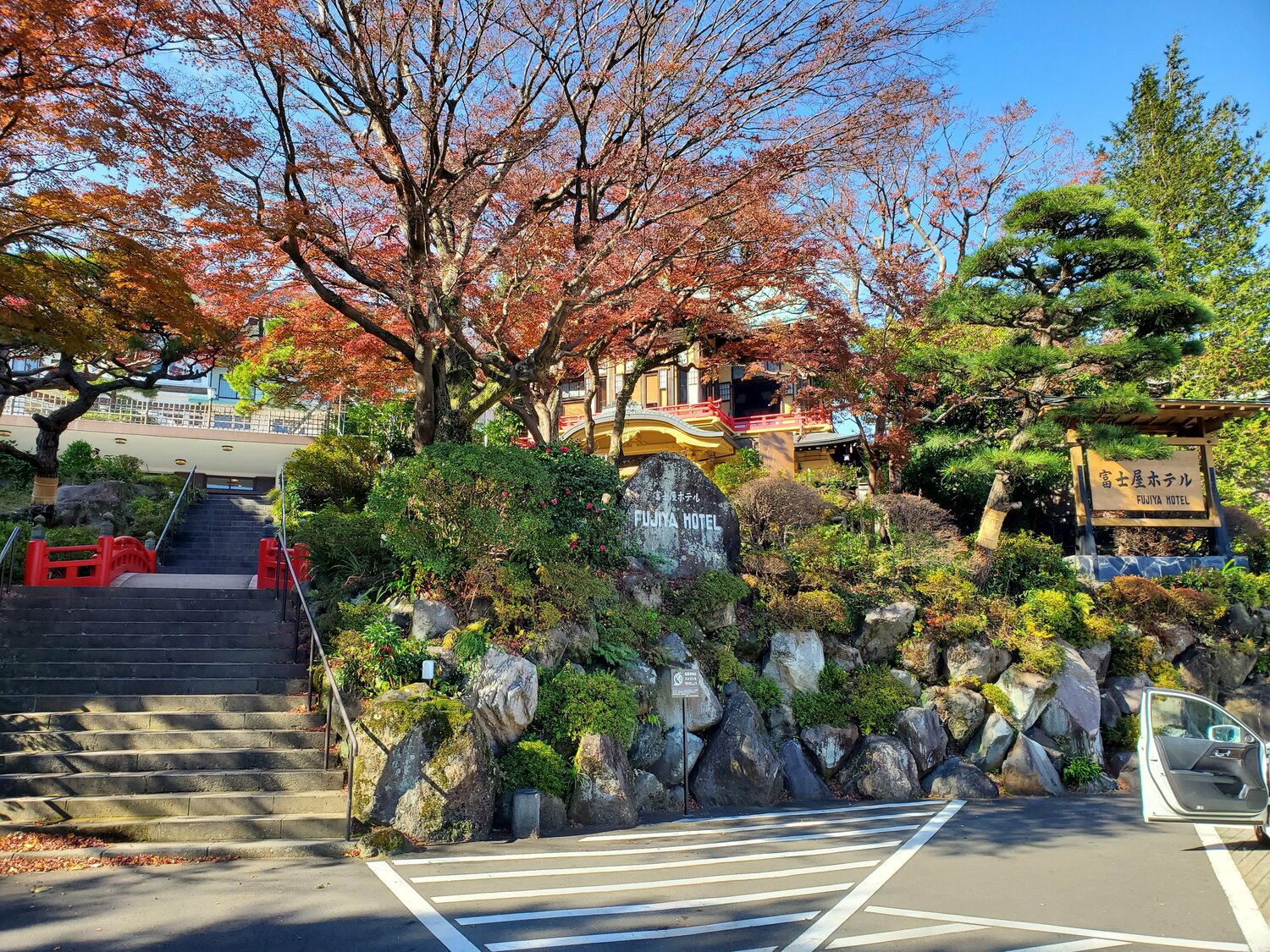 富士屋ホテルの豪奢な外観　©Number Web