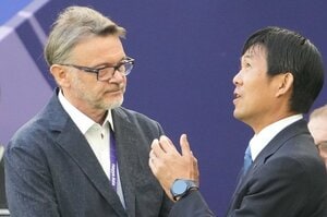 トルシエも失望「板倉滉を使い続け…実に奇妙だ」「森保がもっと介入すべき」イラン戦敗因は“自滅”と旧知の記者に斬り捨てたワケ