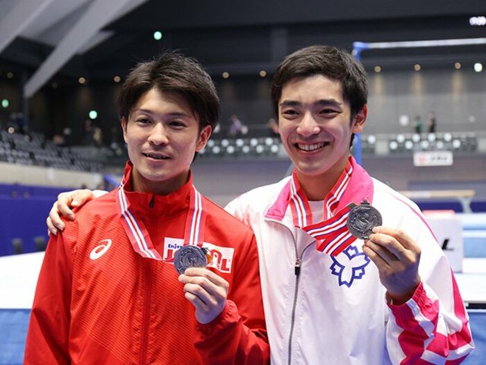 体操・白井健三は最後に笑顔で手を振った　24歳で引退の“ひねり王子”がガッツポーズで競技を終えるまで＜Number Web＞ photograph by AFLO SPORT