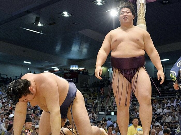 秋場所の話題は稀勢の里か、イケメン“超新星”遠藤か。～叩き上げとエリート力士に注目～＜Number Web＞ photograph by KYODO