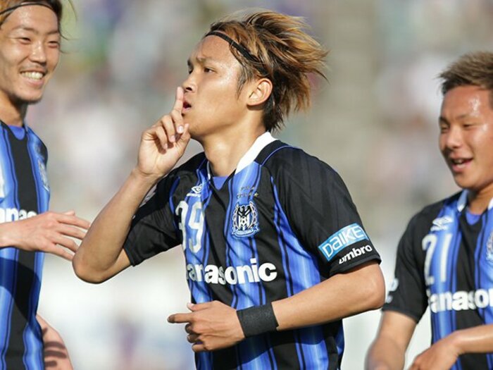 リーグ最高の盾と、10年に1人の矛。浦和vs.G大阪、焦点はやはり宇佐美。＜Number Web＞ photograph by J.LEAGUE PHOTOS