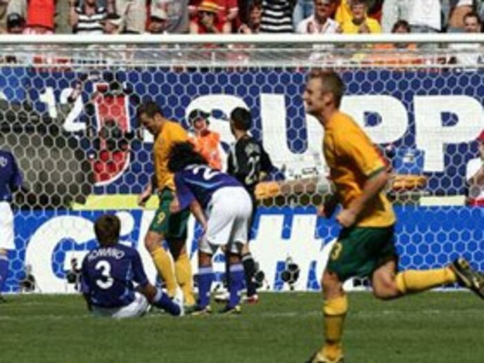 「走るサッカー」という言葉に走る前に！＜Number Web＞ photograph by Kaoru Watanabe/JMPA