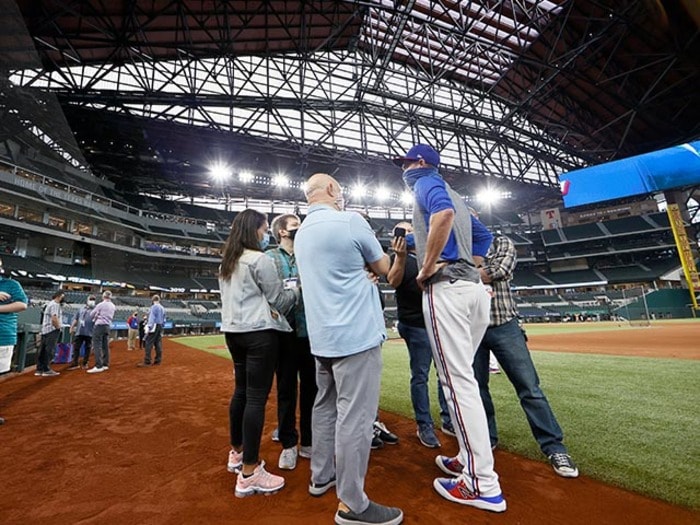 久々の対面取材に秋山翔吾とダルビッシュ有は何を語った？ 「元通りを目指す」MLBで見た“新たな問題”〈現地レポート〉＜Number Web＞ photograph by Getty Images