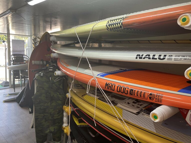 「TAKA SLIDE」店内の様子　 ©Takashi Ishizuka