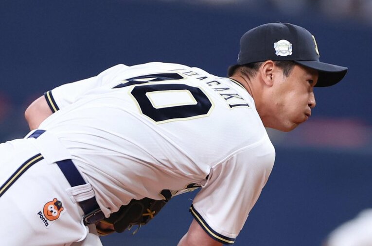 オリックスで「新しい野球人生」を歩み出す岩嵜翔 ／ photograph by SANKEI SHIMBUN