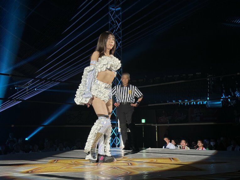 16歳の高校生レスラー・心希のデビュー戦【スワイプするとそのほかの試合写真もご覧になれます】©Norihiro Hashimoto