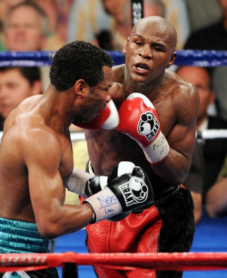 2010年5月、ノンタイトル戦で3階級制覇王者のシェーン・モズリーに勝利　©Naoki Fukuda