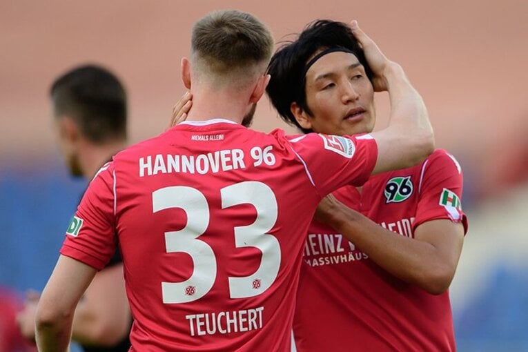 原口元気 ／ photograph by Getty Images