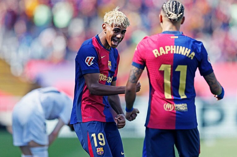 クラシコ勝利、そして2冠を達成したバルサ。ヤマル、ラフィーニャらチームは再生のサイクルにある ／ photograph by Daisuke Nakashima