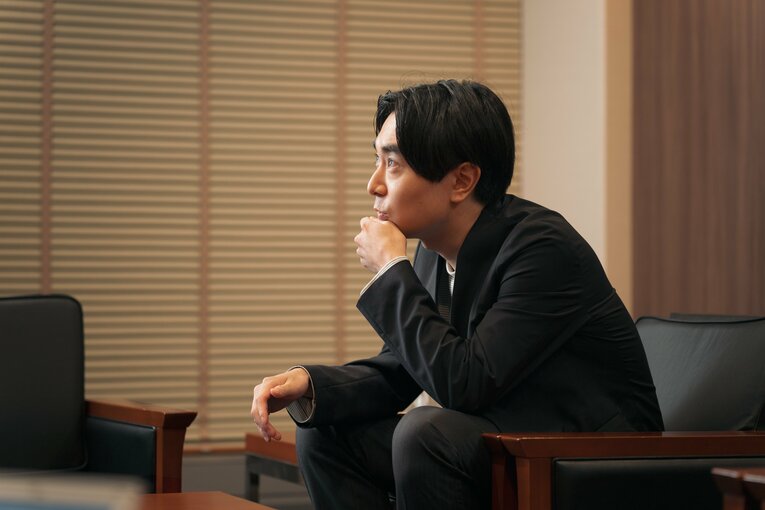 塩越は東大在学中に司法試験予備試験に合格。現在は大手法律事務所で弁護士として活躍中だ　©Shiro Miyake