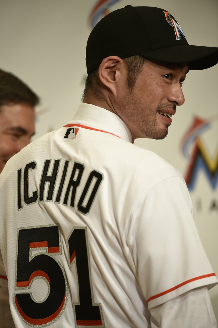 マーリンズ入団会見　©BUNGEISHUNJU