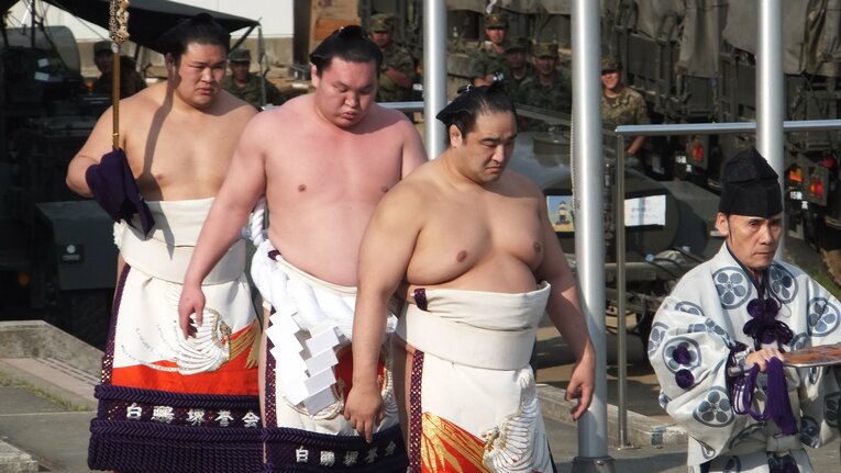 大相撲の“3.11”　被災地を訪れた力士たちの涙と誓い(24)