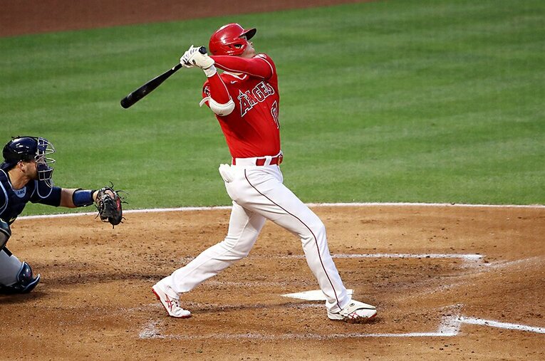 日本人メジャーリーガーとして最速となる10号本塁打を放った大谷翔平 ／ photograph by Getty Images