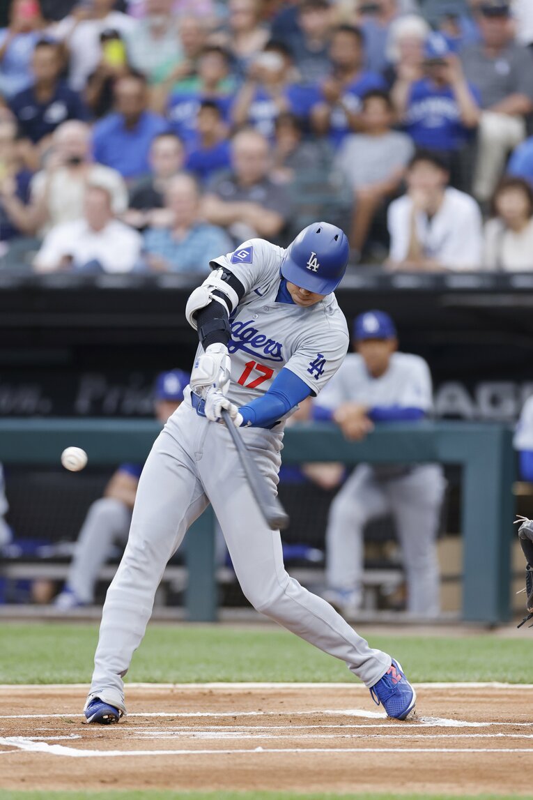 24号本塁打のスイング（全3枚中の1枚目。クリックすると衝撃の右手1本、ほかの驚愕HRもご覧になれます）　©Getty Images