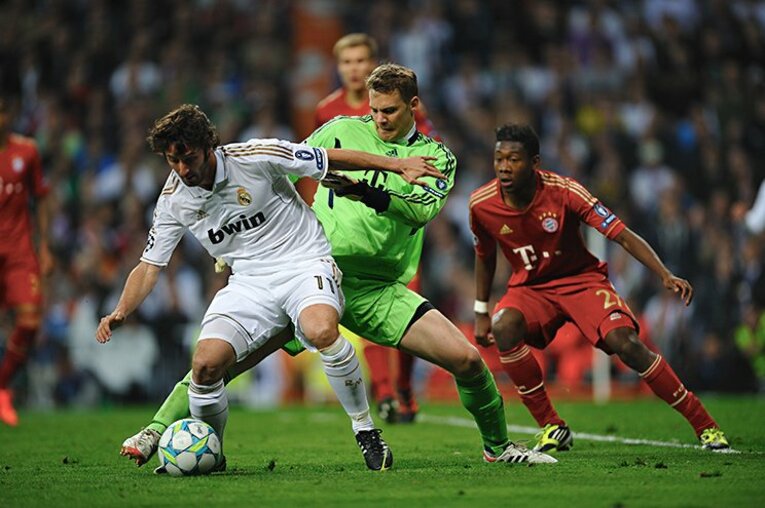 フィールドプレーヤーのようなデュエル©Takuya Sugiyama