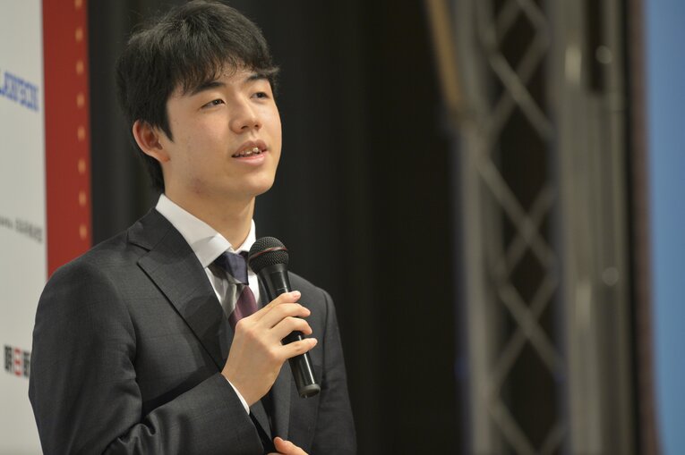 藤井聡太二冠（2019年撮影）　©Takashi Shimizu