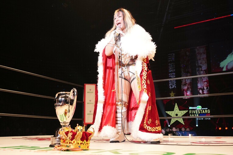 優勝の喜びを語る渡辺桃　©Essei Hara