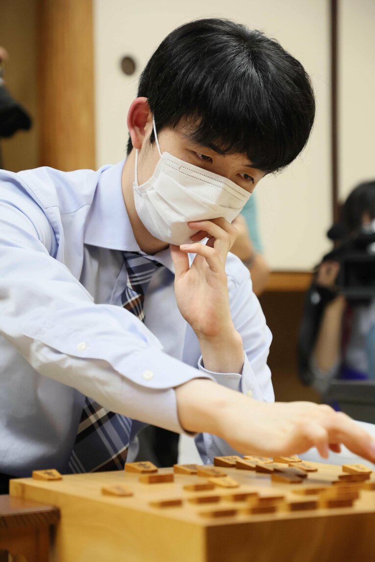 対局後の藤井©JIJI PRESS