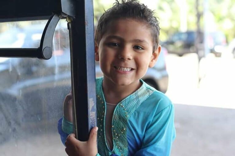 カルロスの幼少期　写真は両親提供