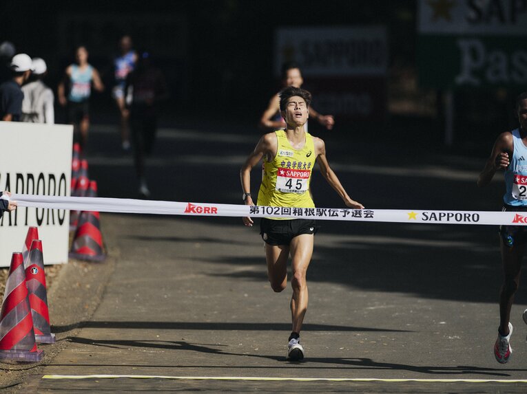 日本人トップとなる7位でゴールした中央学院大主将の近田陽路（１／５）　©Yuki Suenaga