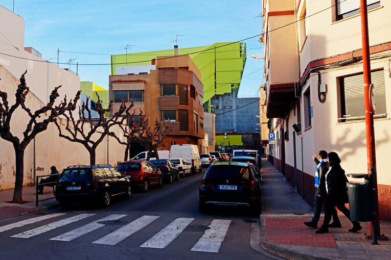 路地に姿を現したスタジアムに、ソシエダファンも反応　©Daisuke Nakashima