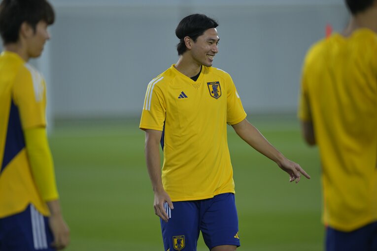 リラックスした表情で練習をする南野　©Koki Nagahama/JMPA